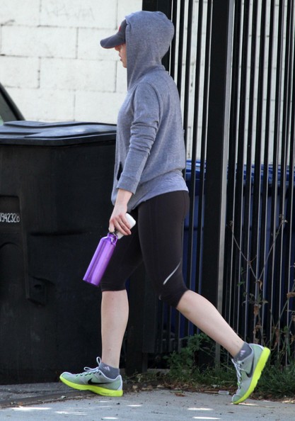 Angelina Jolie, Megan Fox, Emma Watson, Scarlett Johansson: Sassy Look In Sneakers - 11