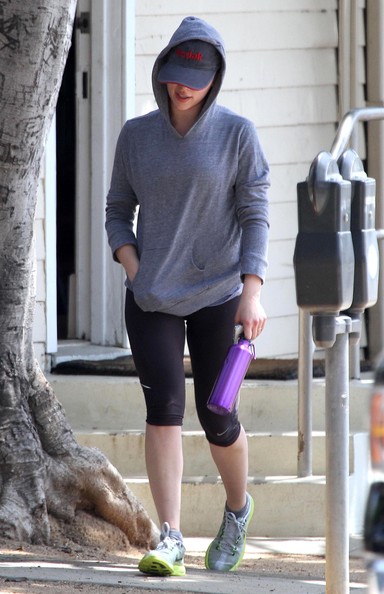 Angelina Jolie, Megan Fox, Emma Watson, Scarlett Johansson: Sassy Look In Sneakers - 10