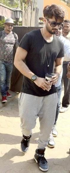 Ayushmann Khurrana, Shahid Kapoor, Ranbir Kapoor’s Celebrity Inspired Looks To Style In Sweatpants - 2