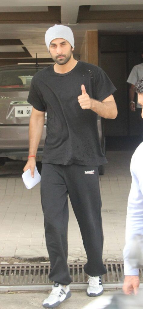 Ayushmann Khurrana, Shahid Kapoor, Ranbir Kapoor’s Celebrity Inspired Looks To Style In Sweatpants - 5