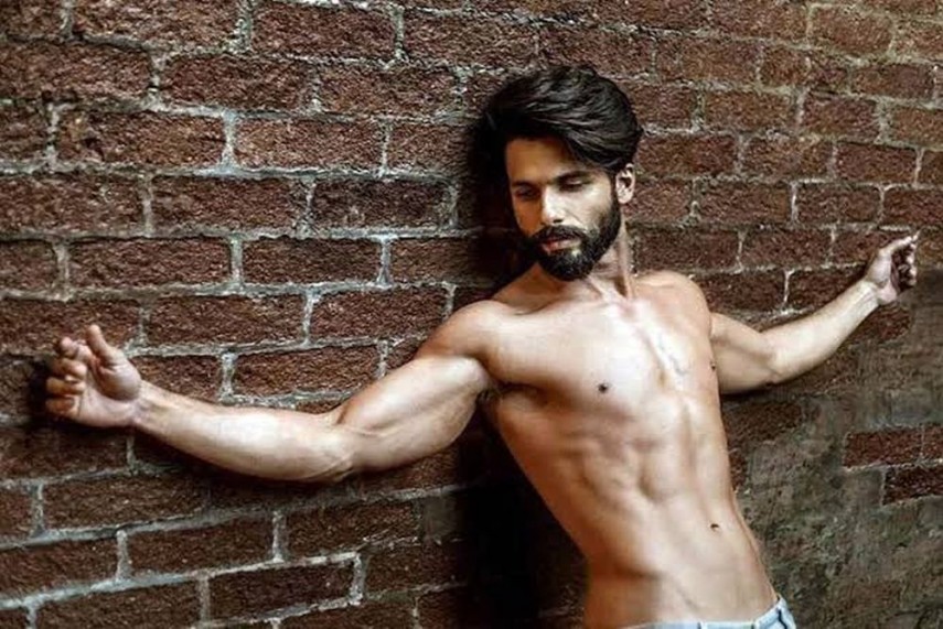 Ayushmann Khurrana, Shahid Kapoor, Varun Dhawan, Vicky Kaushal: The HOTTEST Celebrity Body - 1