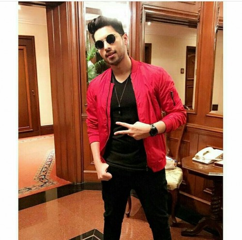 Badshah, Darshan Raval, Guru Randhawa, Armaan Malik: Best Look In Jackets - 9