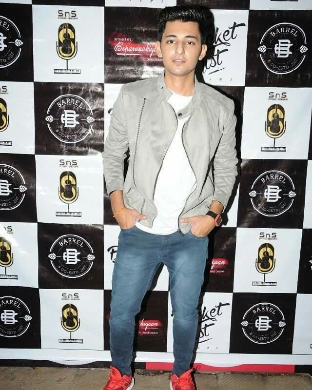 Badshah, Darshan Raval, Guru Randhawa, Armaan Malik: Best Look In Jackets - 5