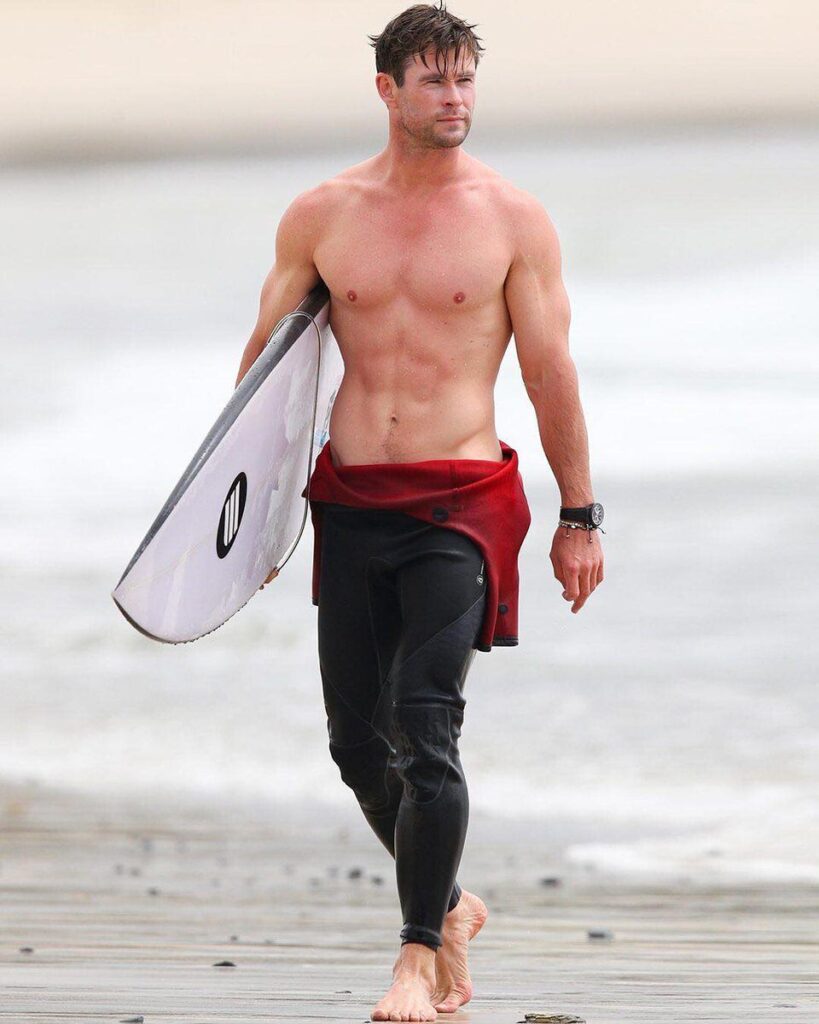 Brad Pitt, Chris Hemsworth, Chris Evans, Johnny Depp: Hot In Shirtless? - 5