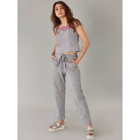Casual Style: Priyanka Chopra, Kareena Kapoor, Deepika Padukone, Anushka Sharma: Cute And Comfy Pajamas - 3