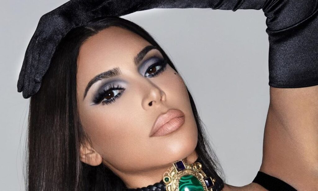 Check Out! Kim Kardashian’s Different Eyeshadow Looks - 4