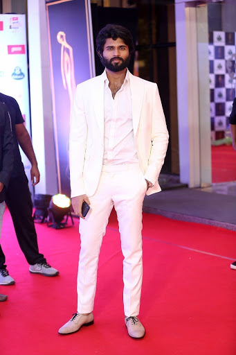 Clear Whites: Vijay Deverakonda, Allu Arjun, Ram Charan, and Mahesh Babu’s White Outfits To Adore - 0