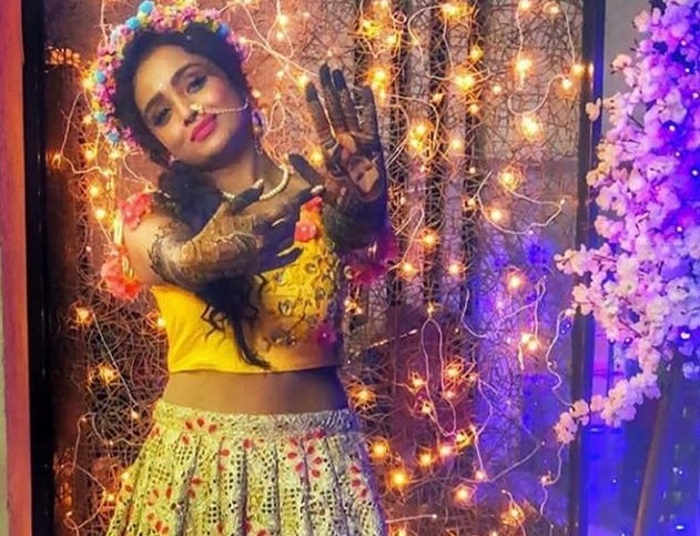 Divyanka Tripathi, Niti Taylor, Parul Chauhan: Eye-Catching Mehendi Designs You Should Try 10