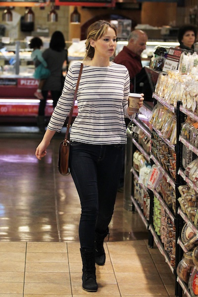 Emma Watson, Scarlett Johannson, Jennifer Lawrence: Styling Tips On How To Wear Stripes - 1