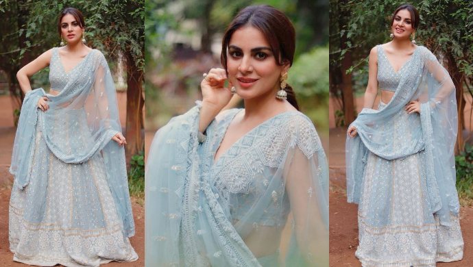 Ethnic Lover: Take Fashionable Tips From Sriti Jha, Shraddha Arya And Rashami Desai For Ethnic Outfits - 1