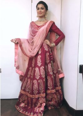 Ethnic Lover: Take Fashionable Tips From Sriti Jha, Shraddha Arya And Rashami Desai For Ethnic Outfits - 3