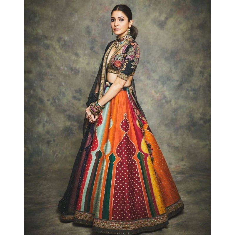 Express Your Traditional Love With These Lehenga Looks From Anushka Sharma, Aishwarya Rai, and Priyanka Chopra - 0