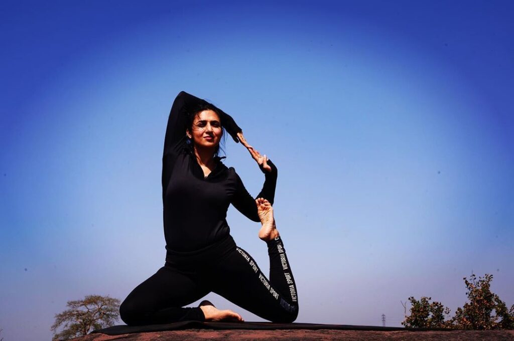 Hina Khan, Erica Fernandes, Divyanka Tripathi: Try These Simple Workouts From Top TV Stars - 5