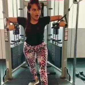 Hina Khan, Erica Fernandes, Surbhi Jyoti: HOT Looks In GYM Pants 3