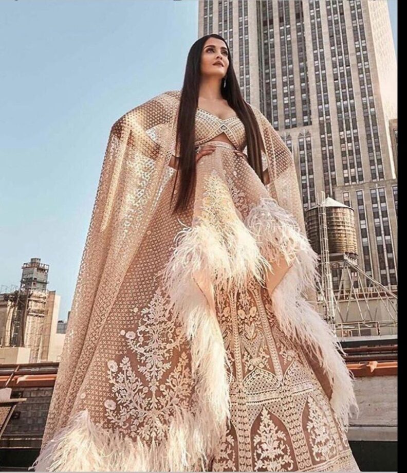 Jacqueline Fernandez VS Aishwarya Rai: Who Dazzles In Falguni Shane Peacock Collection? - 0