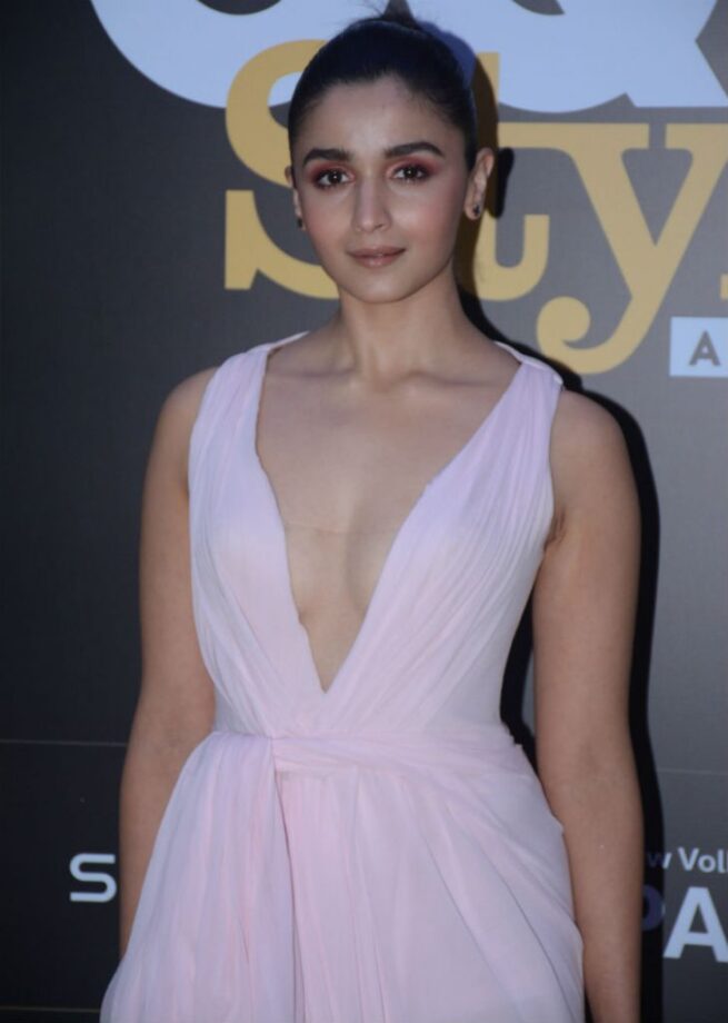 Janhvi Kapoor VS Alia Bhatt VS Sonam Kapoor: Who Rocked The Plunging Neckline Outfits Better? - 1