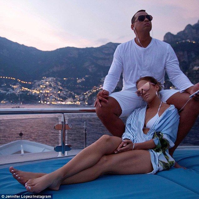 Jennifer Lopez And Alex Rodriguez’s Adorable Moments Together! - 9