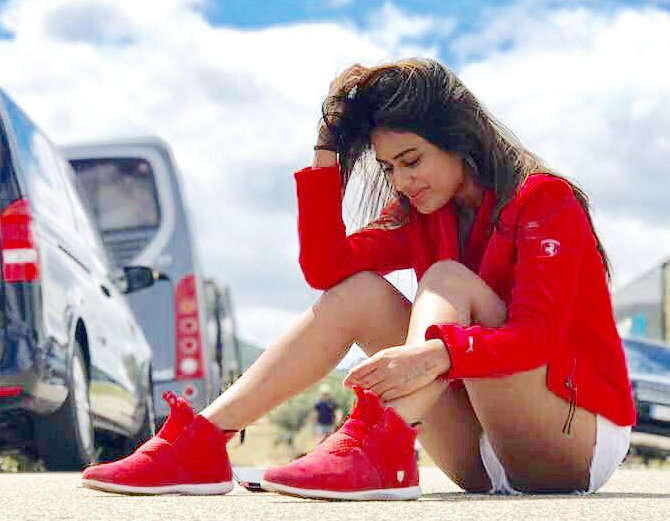 Jennifer Winget, Hina Khan, Nia Sharma: 6 Different Ways To Style Women's Fashion Sneakers 5