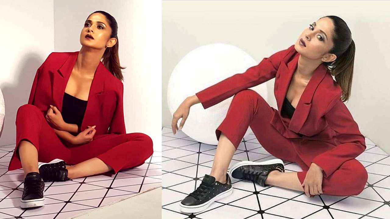 Jennifer Winget, Hina Khan, Nia Sharma: 6 Different Ways To Style Women's Fashion Sneakers