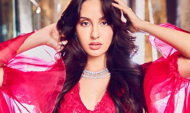 Kiara Advani To Nora Fatehi: Celebrities Who Love To Wear Antique Necklaces - 4