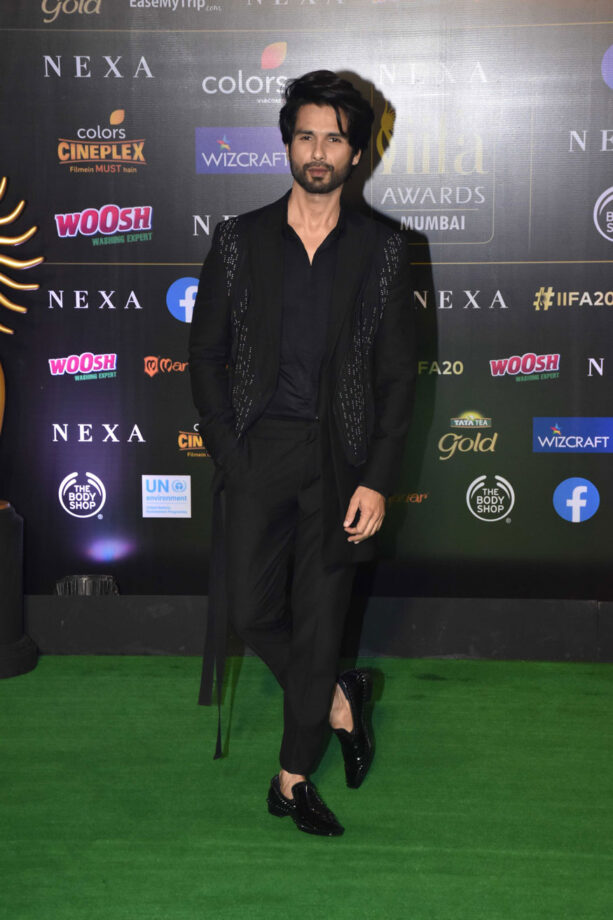 Make People Stare With These Red Carpet Looks From Shahid Kapoor, Vicky Kaushal, And Varun Dhawan - 0