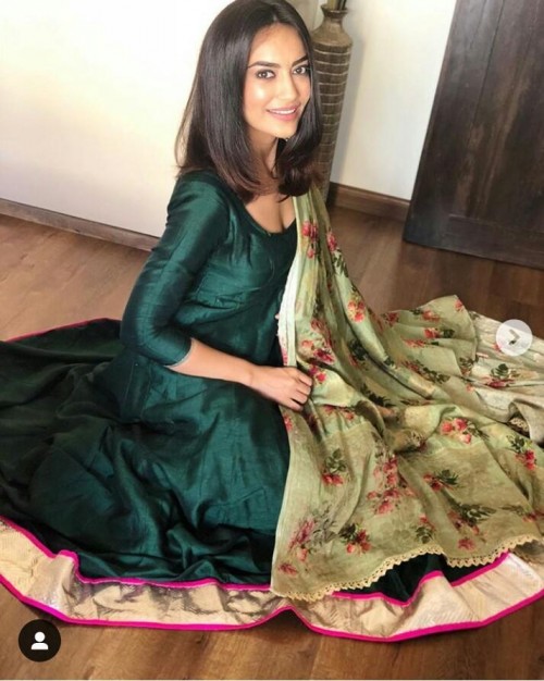 Monalisa, Nia Sharma, Surbhi Jyoti: Style in salwar kameez - 5