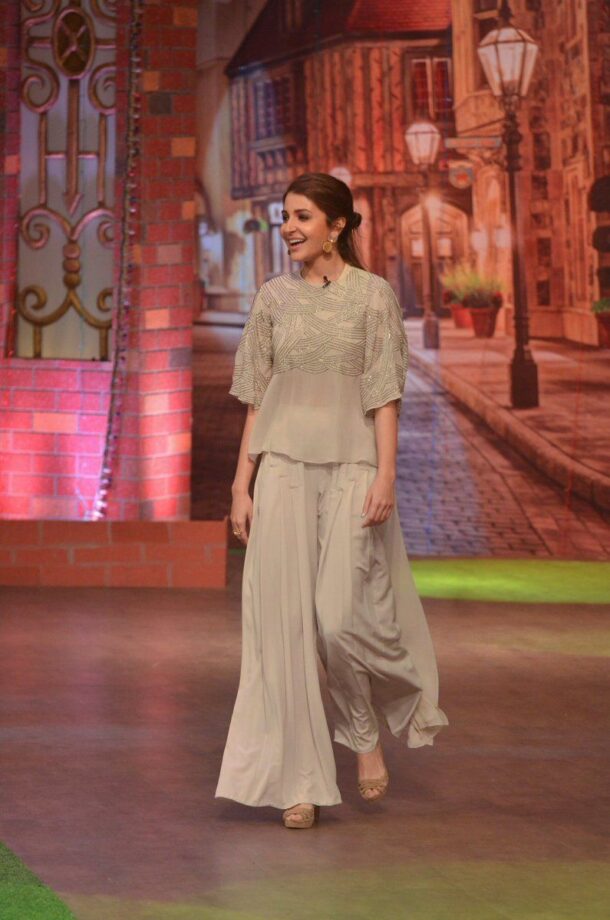 Monochromatic Looks: How To Style A Monochrome Outfit Like Anushka Sharma - 0