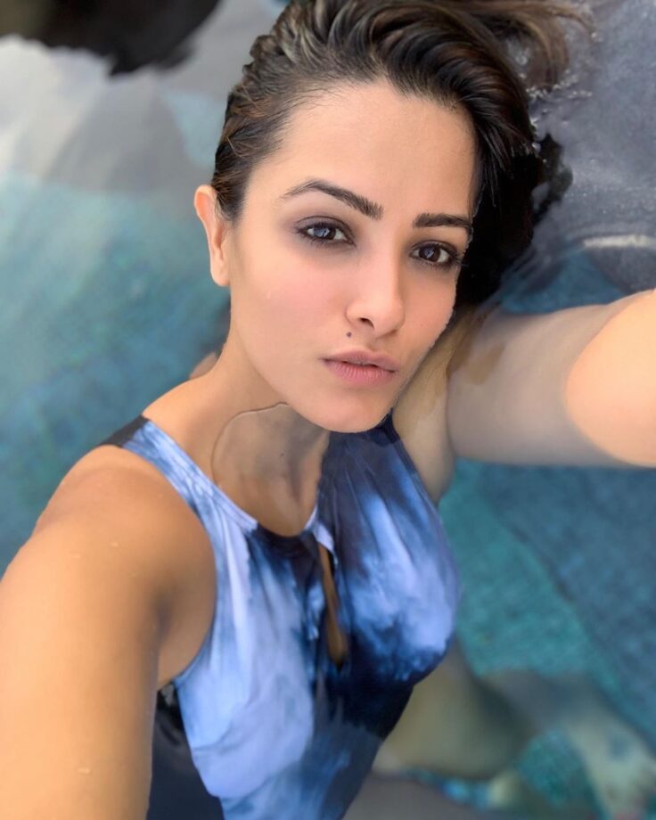 Naagin stars Nia Sharma And Anita Hassanandani Looked Sizzling In Water-Baby Avatar - 3