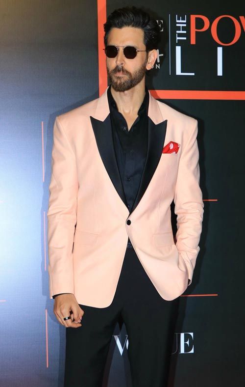 OMG: Varun Dhawan, Hrithik Roshan, and Tiger Shroff’s Awestrucking Suit Looks - 1