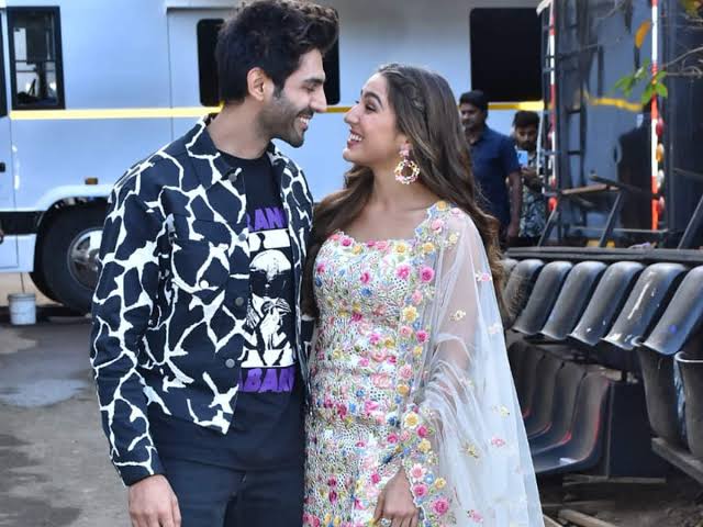Pick up your favourite candid moments of Kartik Aaryan and Sara Ali Khan - 0