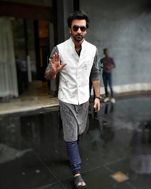 Ranbir Kapoor, Ranveer Singh, Kartik Aaryan: Who Wore Ethnic Outfit Better? - 2