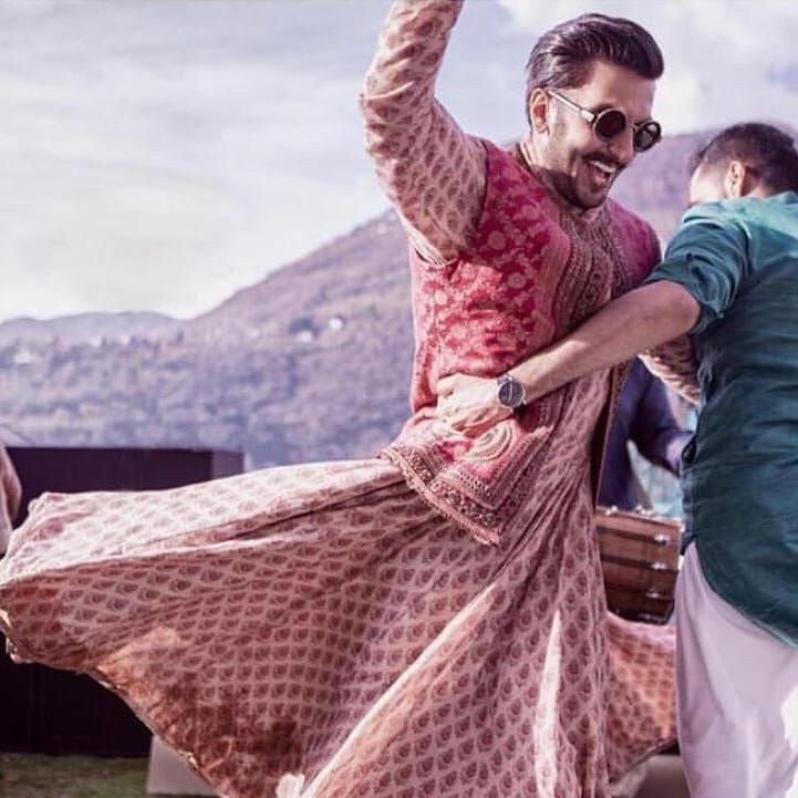 Ranveer Singh VS Virat Kohli: Who’s Your Favourite Sabyasachi Groom? - 3