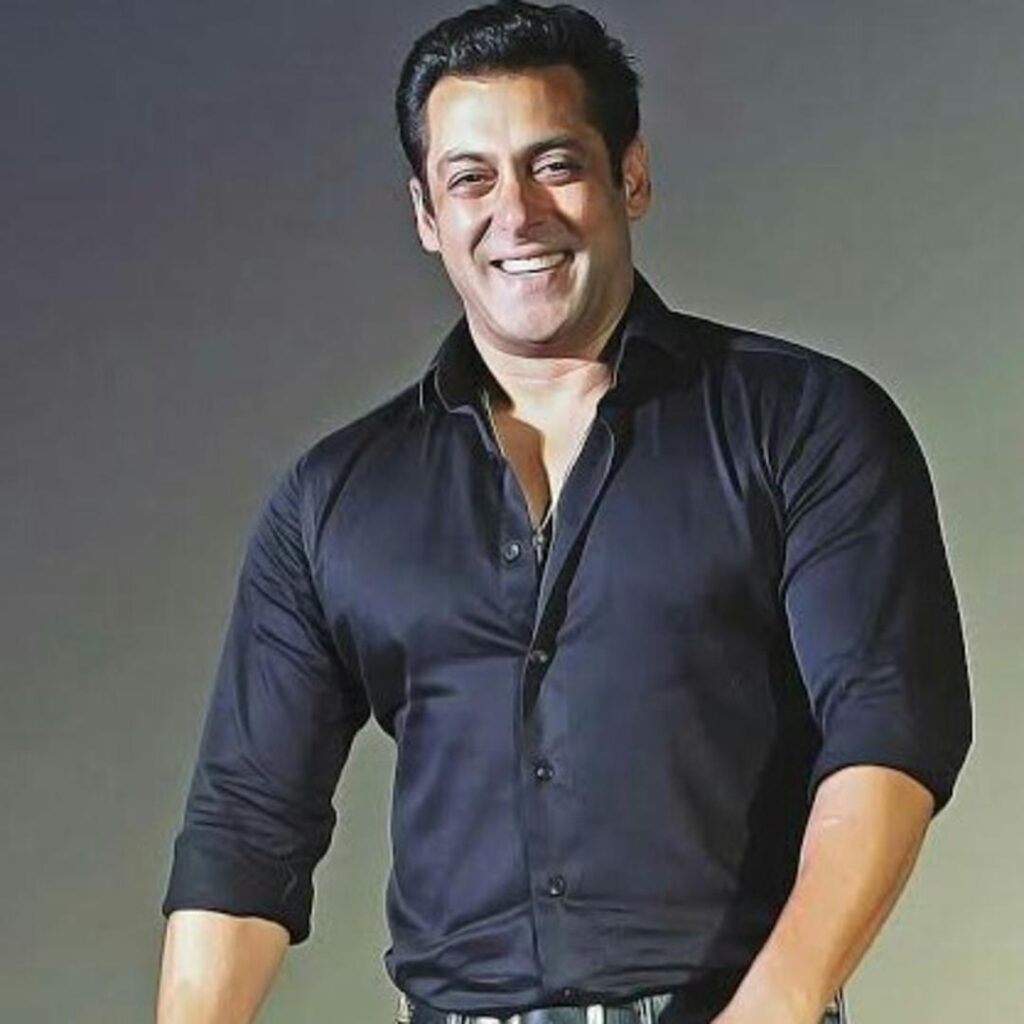 Salman Khan, Shah Rukh Khan, Akshay Kumar: Hot Black Looks Will Make You Buy One, See Pics!! - 1