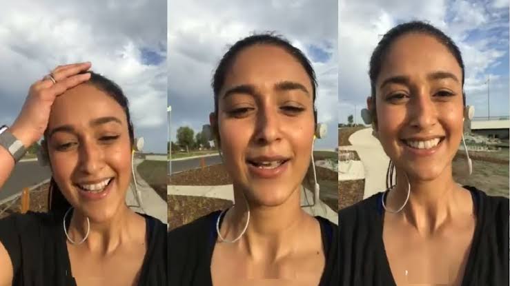 SELFIE ADDICTED? Pooja Hegde, Ileana D'cruz And Rakul Preet Singh’s SELFIE Moments!