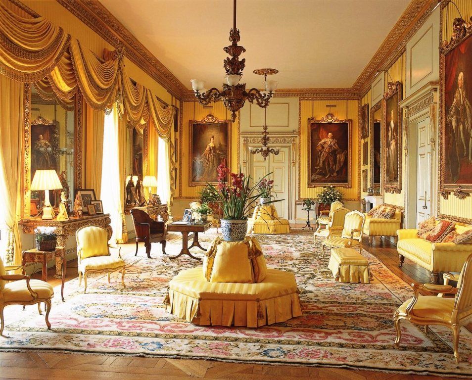 Shah Rukh Khan and His Mannat Lifestyle REVEALED - 2