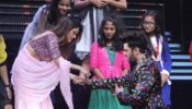 Sa Re Ga Ma Pa Li’l Champs: Sonu Kakkar ties Maniesh Paul a rakhi
