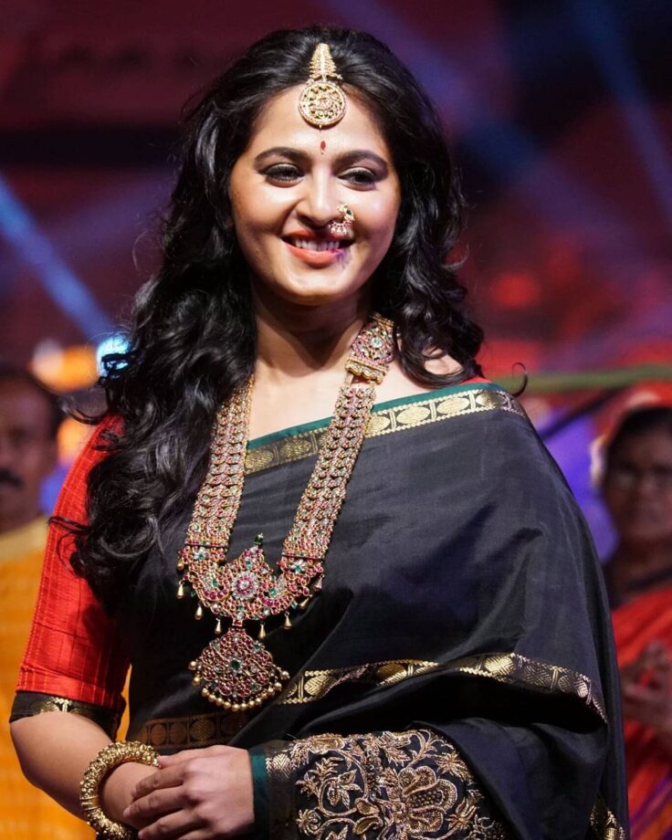 Anushka Shetty Loves Her Traditional South Sarees & These Gorgeous Pictures Are Proof - 4