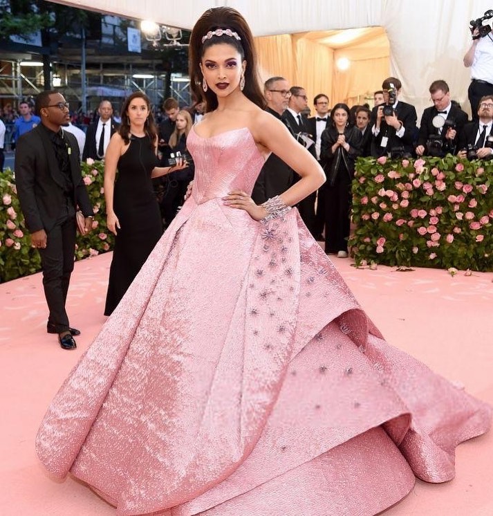 Style With Elegance: Elegant Gown Looks From Nora Fatehi, Kriti Sanon and Deepika Padukone - 2