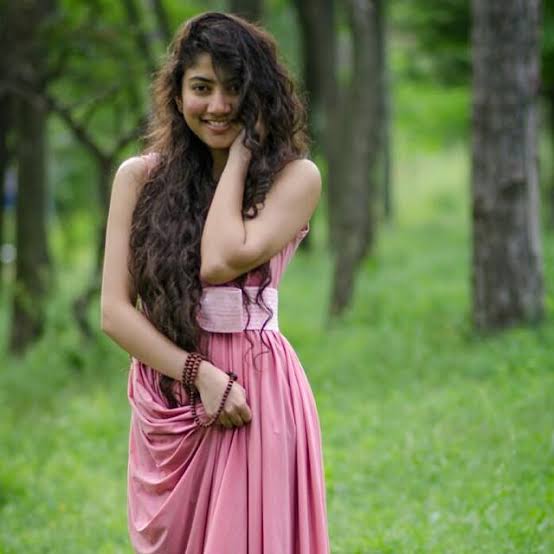 [Hair Care Tips] How To Get Curls Like Sai Pallavi? - 4