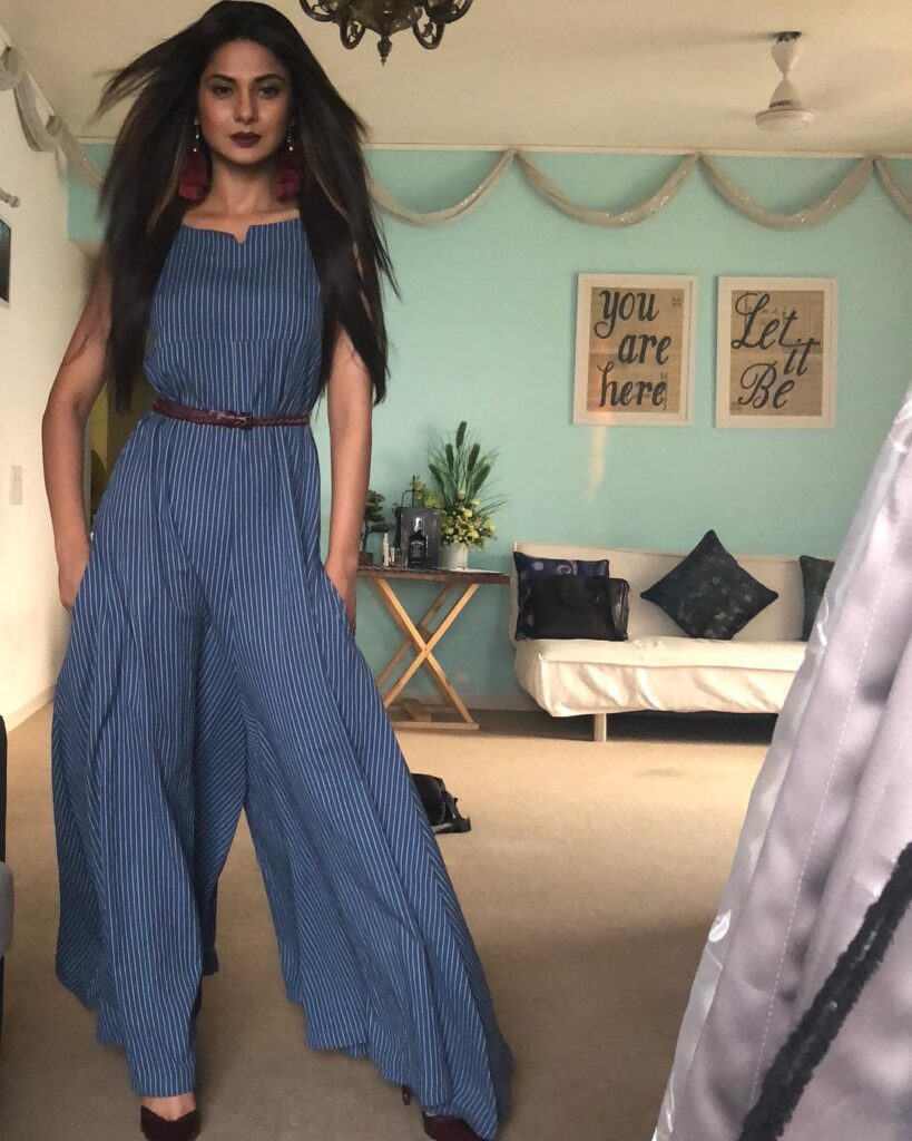 These Surbhi Jyoti And Jennifer Winget’s Blue Outfits Will Surely Add Charm To Your Look!! - 1