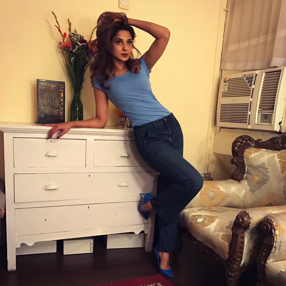 These Surbhi Jyoti And Jennifer Winget’s Blue Outfits Will Surely Add Charm To Your Look!! - 4