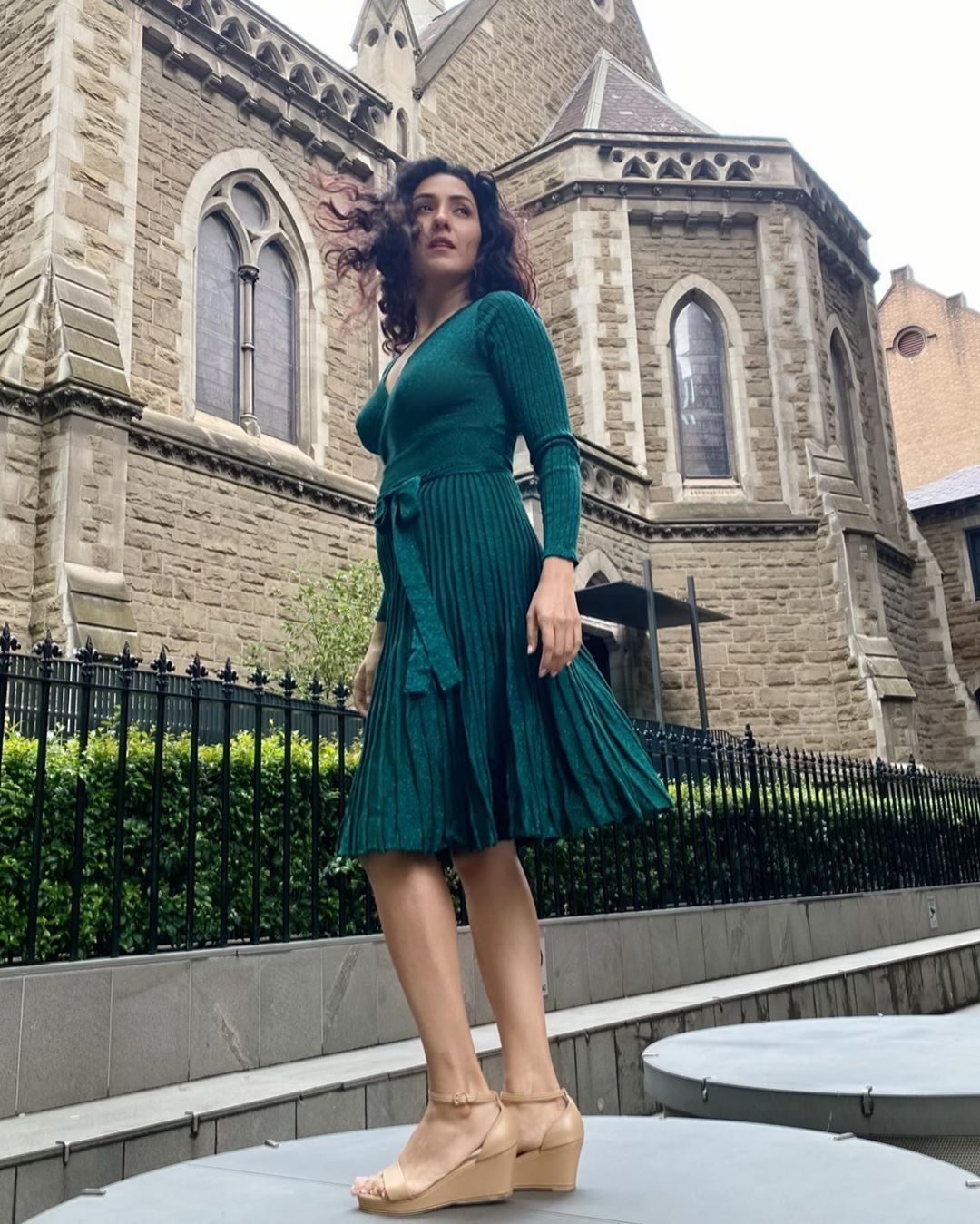 Times When Neeti Mohan, Dhvani Bhanushali and Neha Kakkar Ruled The Fashion World 3