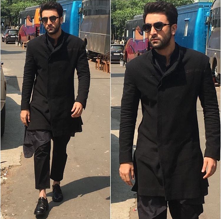 Trade The Grade: Mesmerizing High-Grade Traditional Looks From Varun Dhawan, Vicky Kaushal, and Ranbir Kapoor - 2