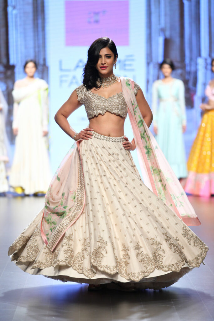 When Shruti Haasan Kills It On The Ramp - 0