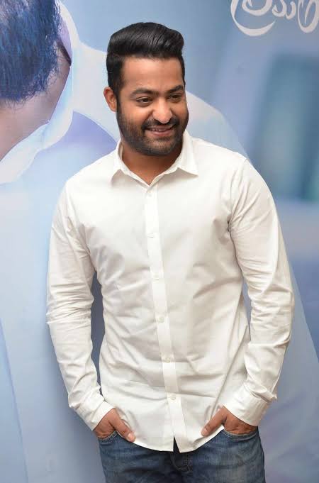 Yash, Vijay Deverakonda, Mahesh Babu & Jr NTR: Top looks in white shirt - 0