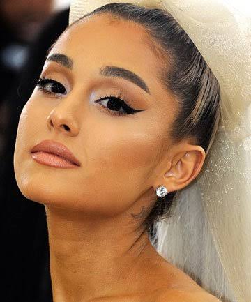 4 Times When Ariana Grande and Lady Gaga Raised The Oomph Quotient With Her Eye Makeup 3