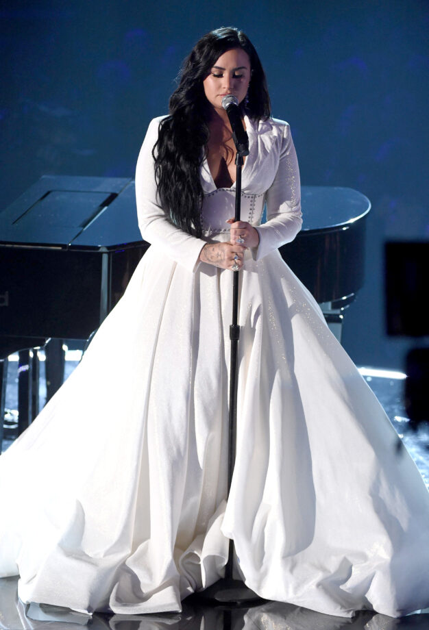 7 Demi Lovato’s Outfits Are Perfect For Wedding Ceremony - 1