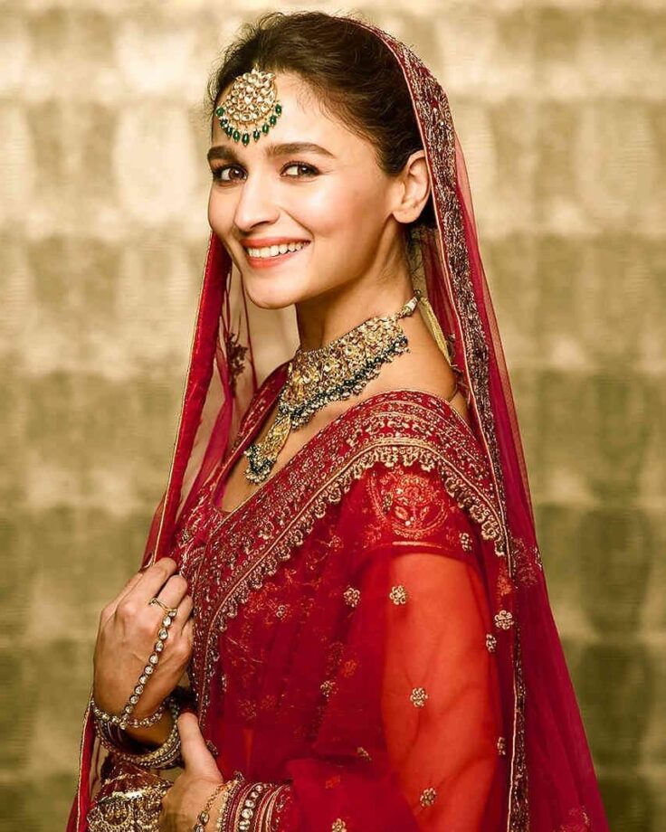 Alia Bhatt Simply Gave Us Bridal Outfit Goals - 2