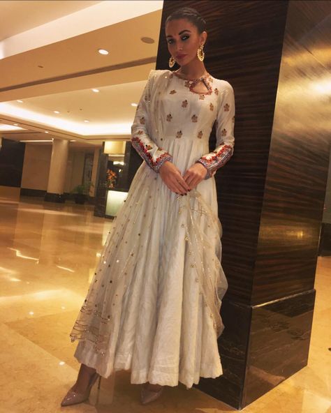 Amy Jackson, Nithya Menen, Rashmika Mandanna: Actresses Who Flaunted Floor Length Outfits The BEST? - 3