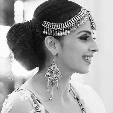 Anita Hassanandani, Shrenu Parikh, Divyanka Tripathi: Best Bun Hairstyles To Refresh Your Look - 2